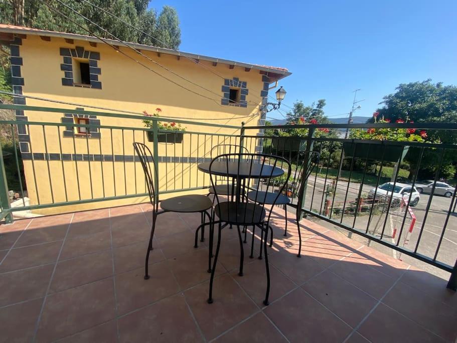 Casa En Montealegre Reformada Y Acogedora Sámano Exterior foto